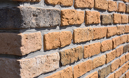 Betonsteine als Wandverkleidung