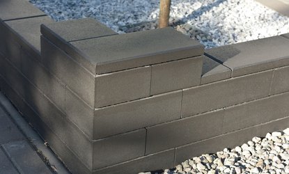 Einfriedungen mit Mauersteinen aus Beton